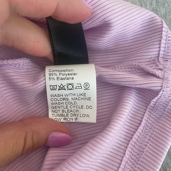 SHEIN SMALL CROP TOP - Picture 3 of 3